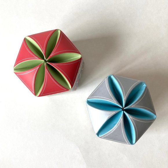 VTG Paisley Hexagonal Pinwheel Top Treat/Candy Boxes w/Name Tag (3 boxes x 4ct ) - Picture 10 of 15